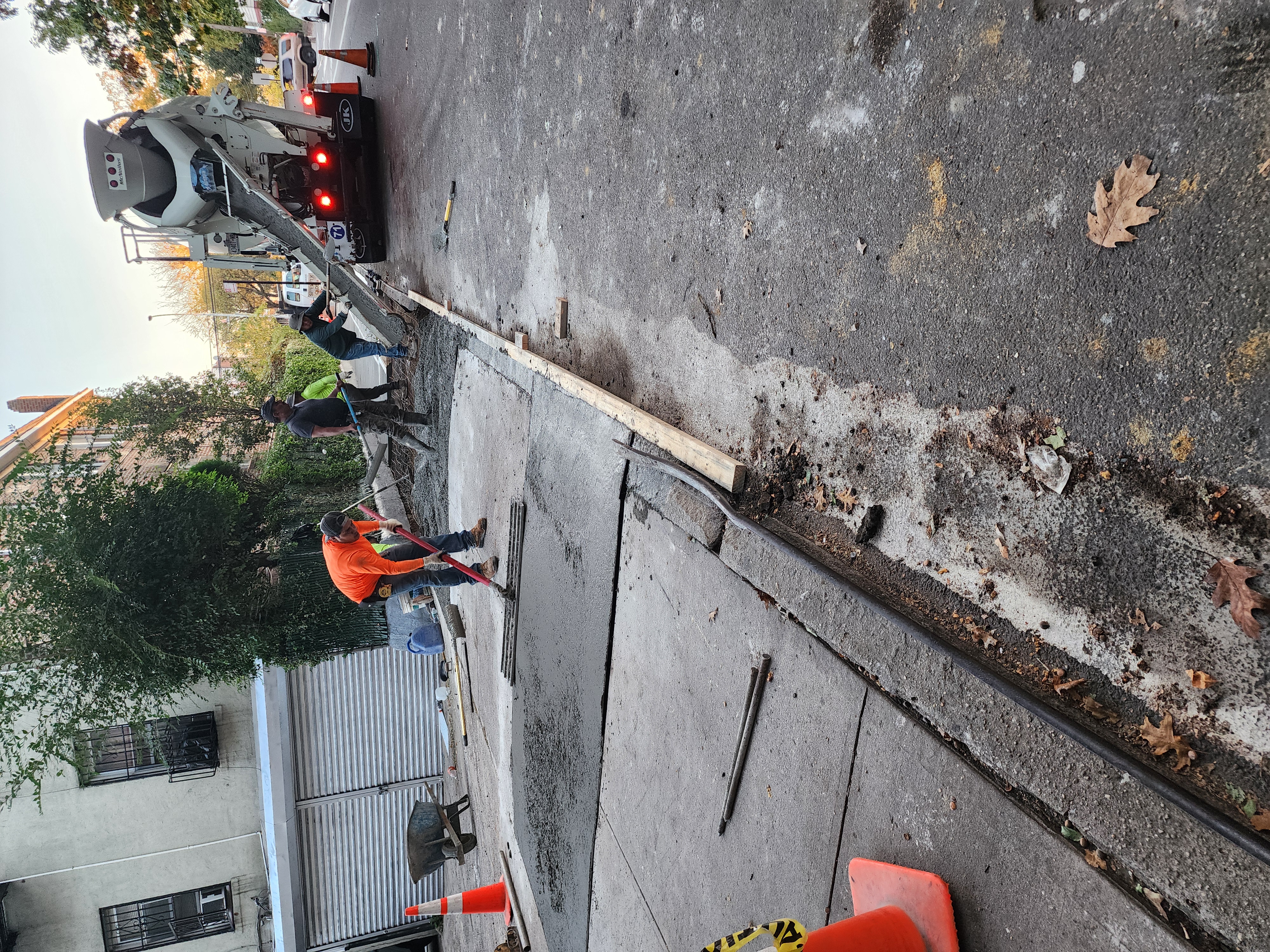 Concrete Sidewalk Installation & Repair